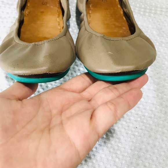 Tieks taupe flats - Picture 5 of 9